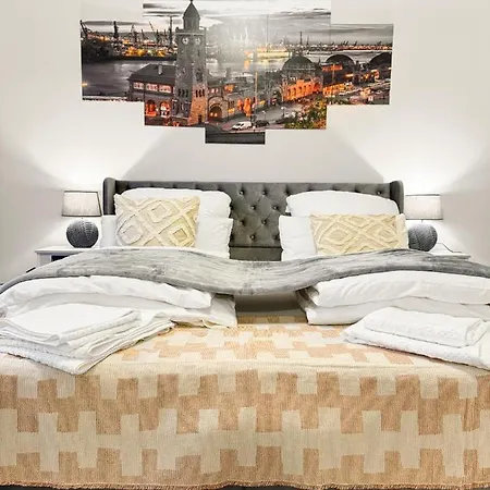 Modern Living: Hamburg & Baltic Sea Within 30 Min Apartamento Ahrensburg