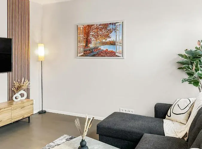 Modern Living: Hamburg & Baltic Sea Within 30 Min *
