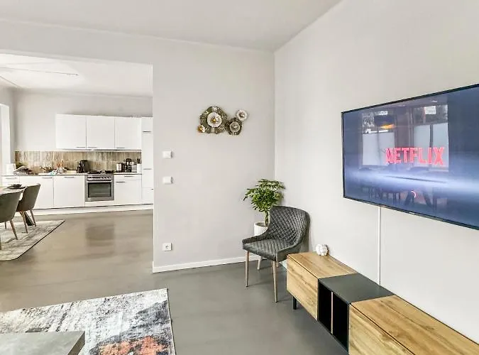 Modern Living: Hamburg & Baltic Sea Within 30 Min Apartamento Ahrensburg